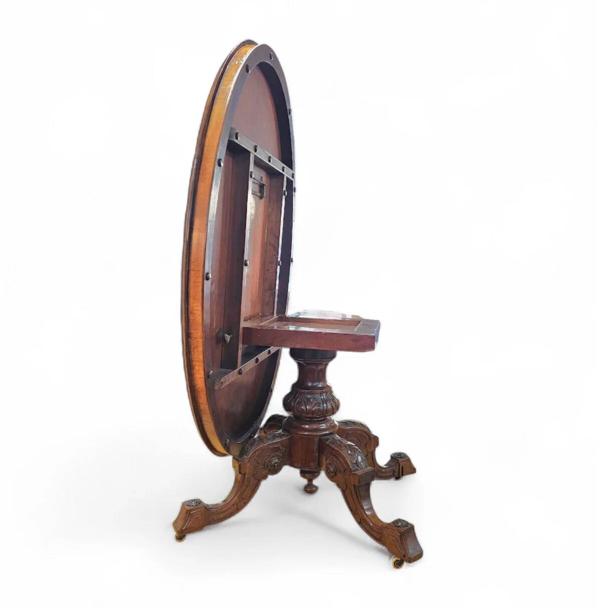 Oval Victorian tilt-top table, breakfast table / 1840s