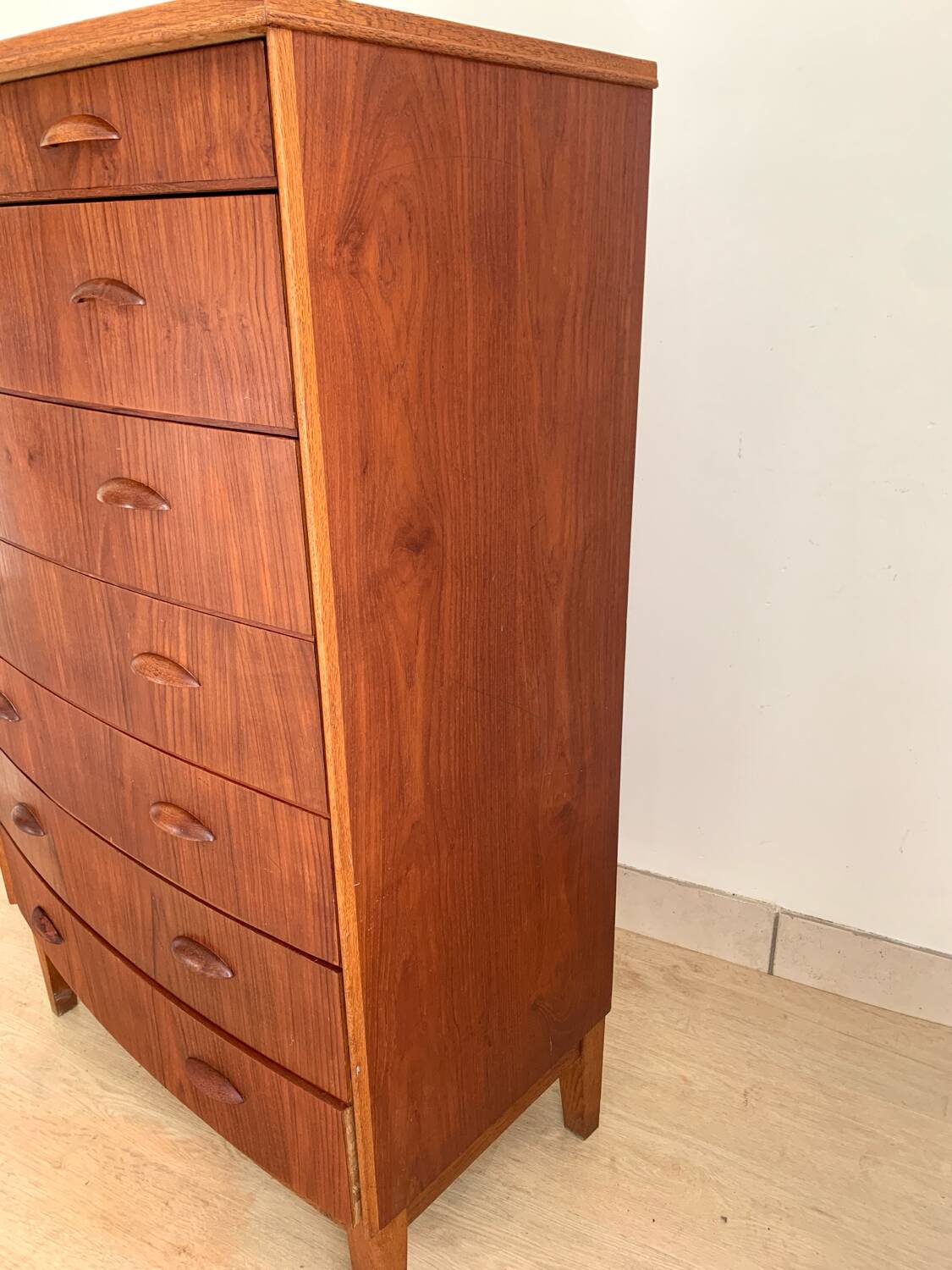 Danish 8-drawer chest of drawers in teak