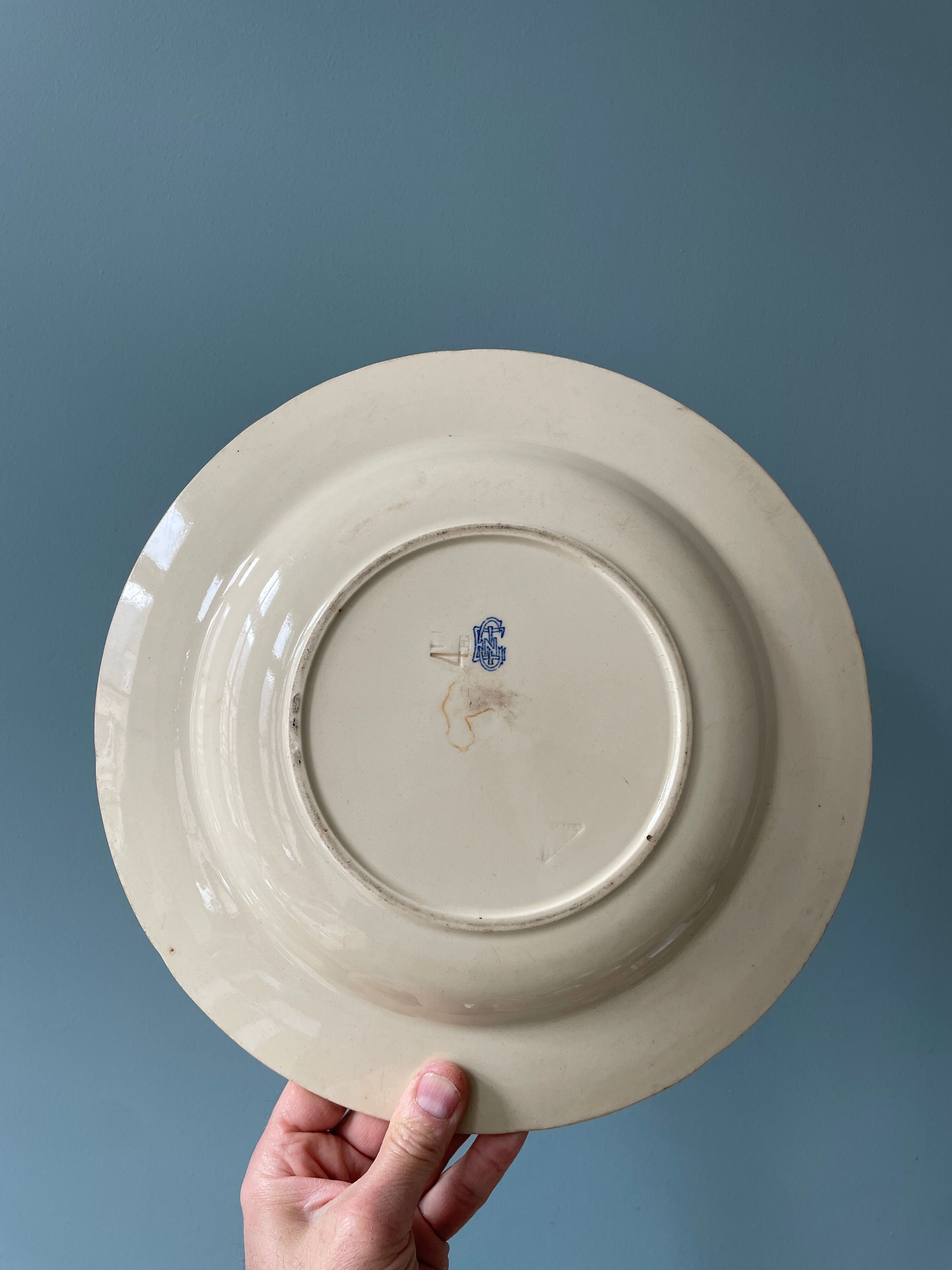 Round hollow dish nineteenth in gien earthenware