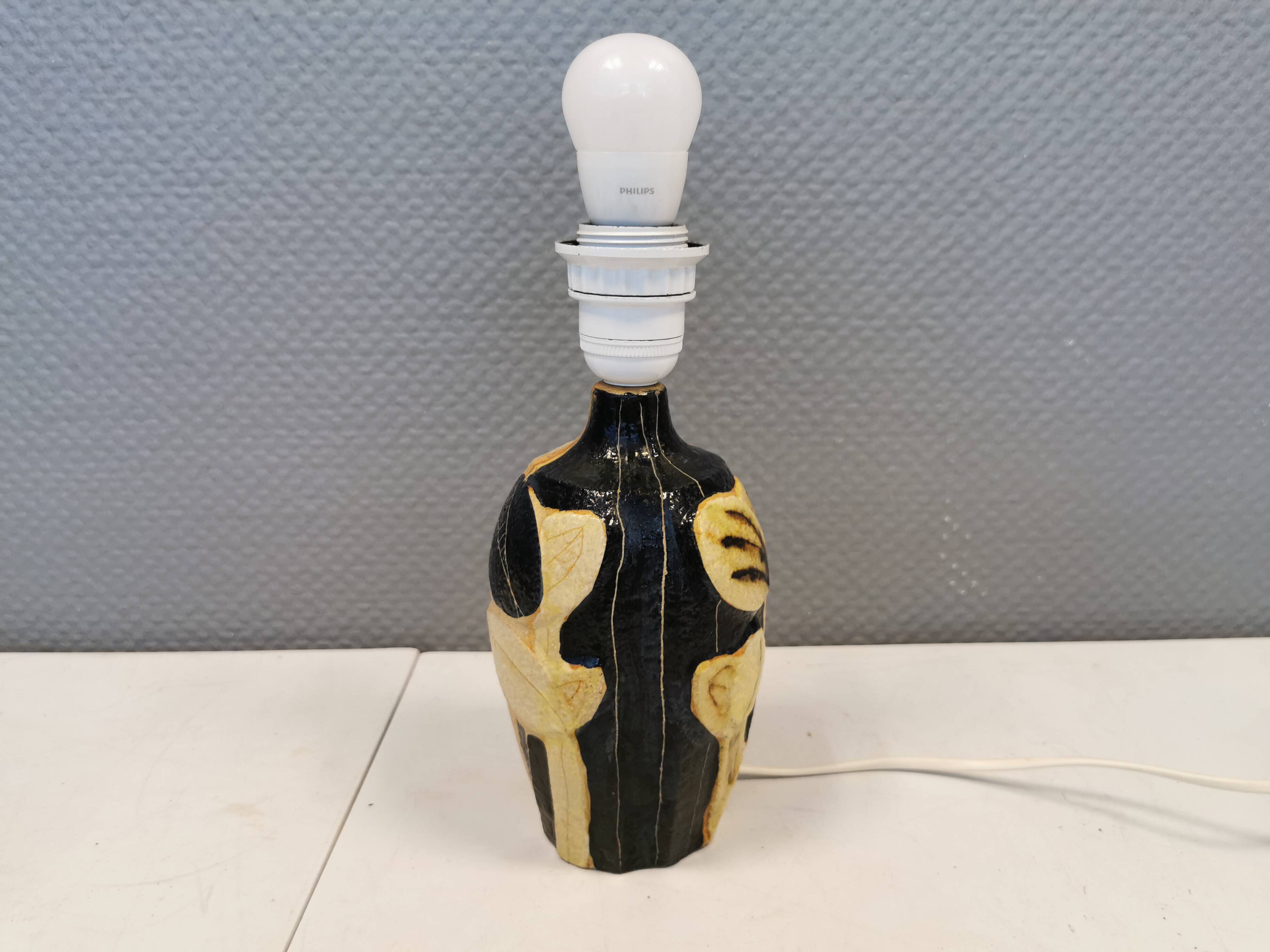 Rare tulip Søholm table lamp in ceramic by Noomi Backhausen 1970s.