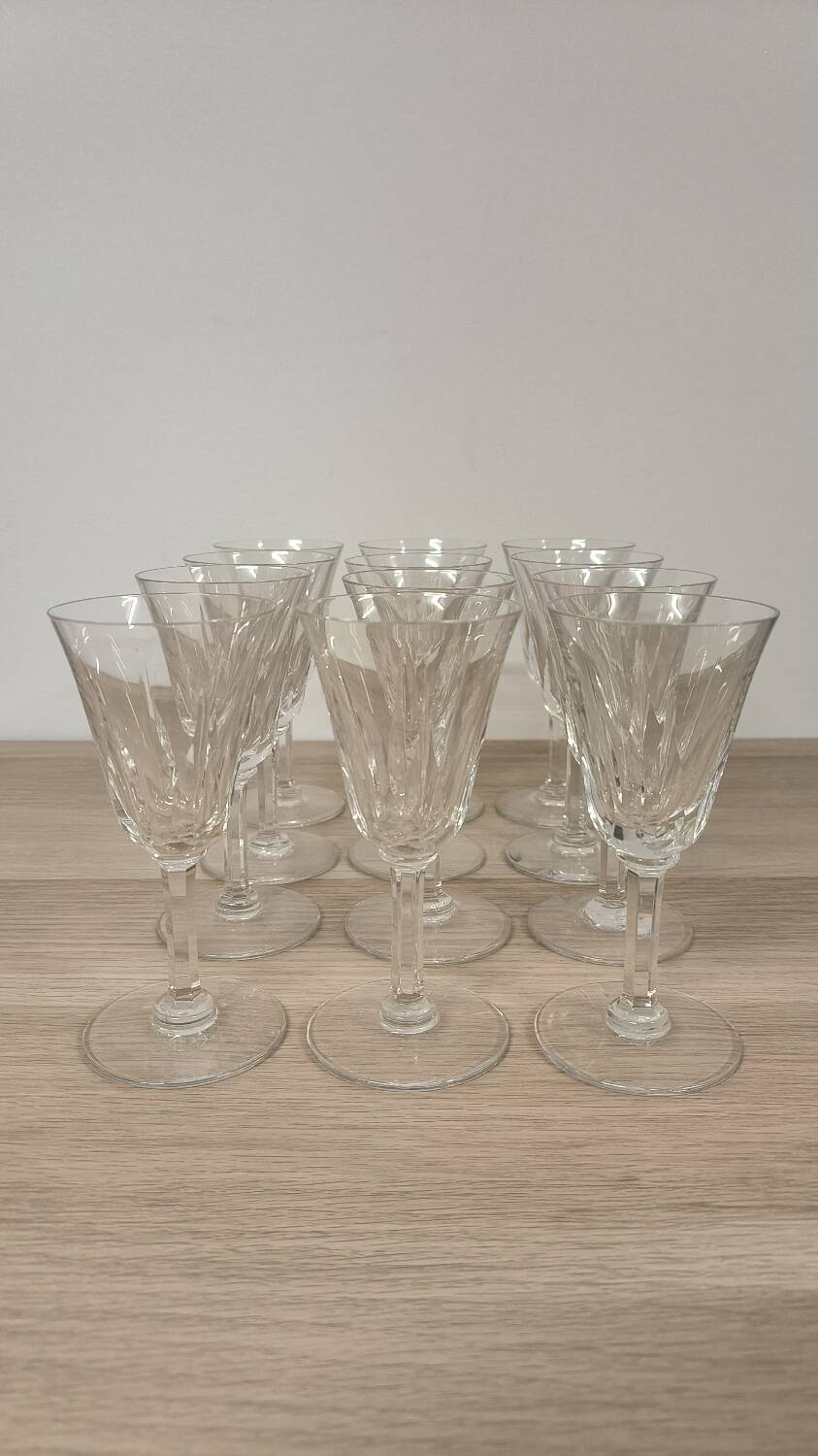 12 Saint Louis crystal wine glasses, Cerdagne model