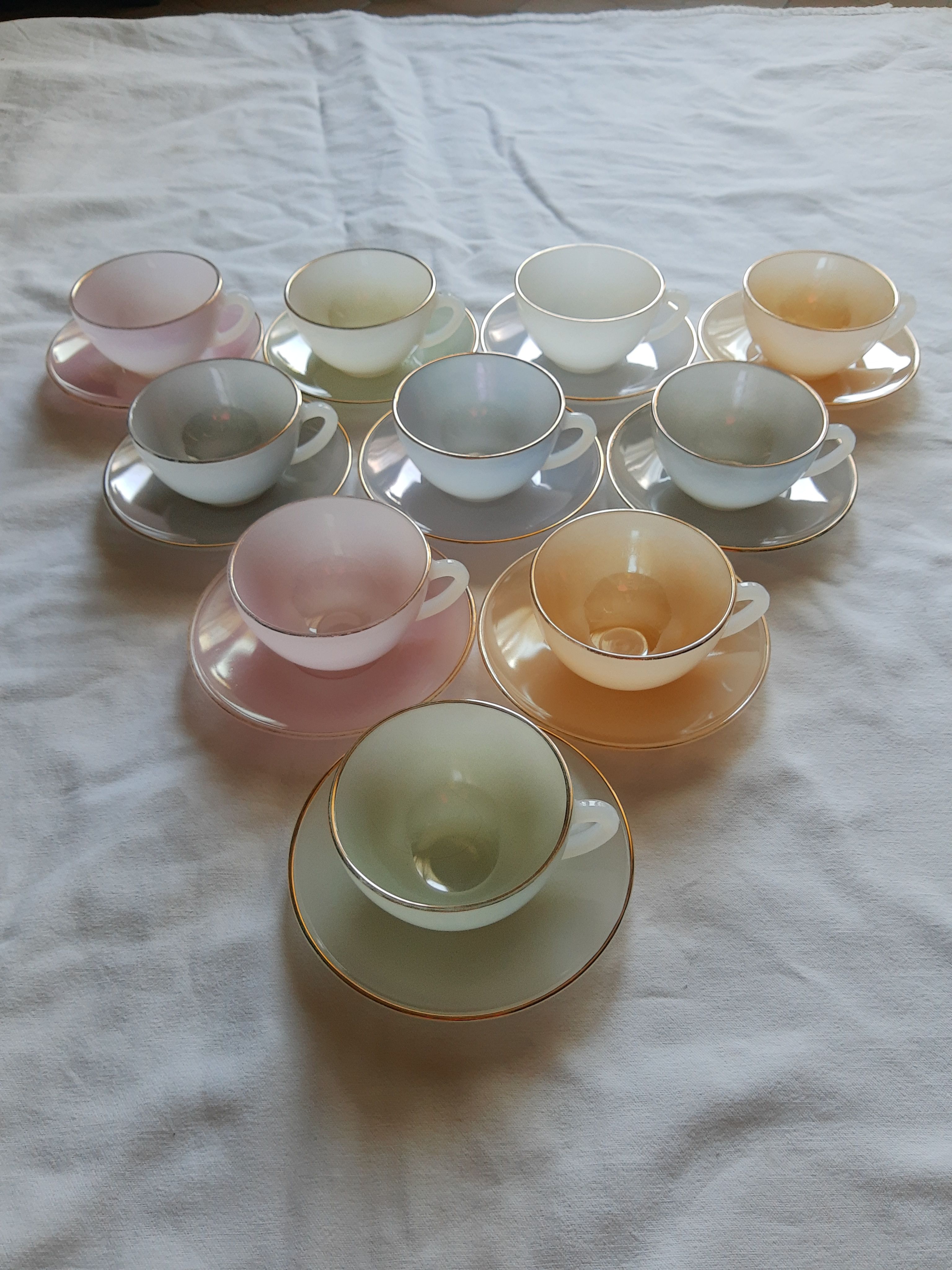 Set of 10 cups and under cups harlequin Arcopal France - vintage