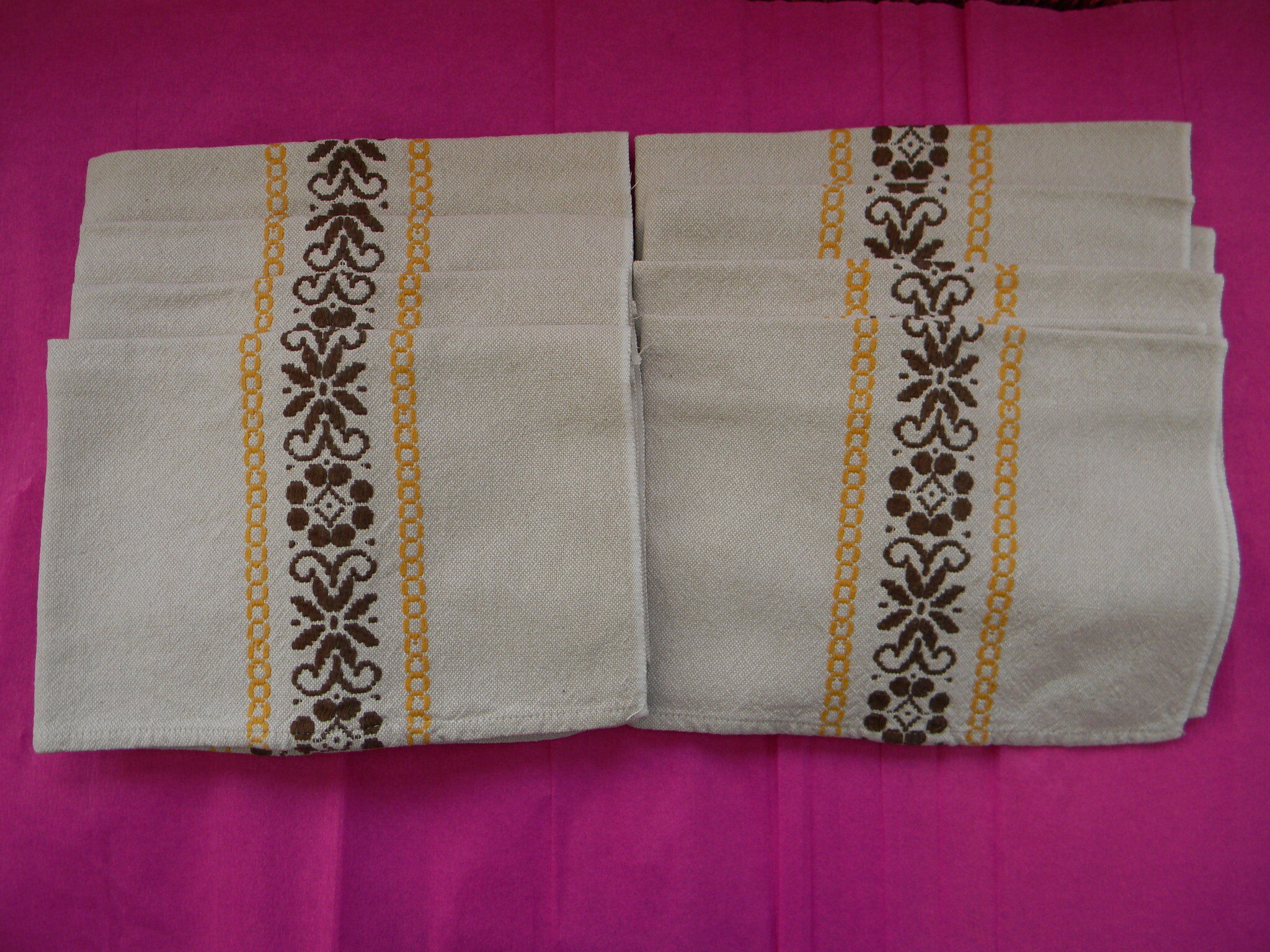 Lo t of 8 vintage napkins Basque linen
