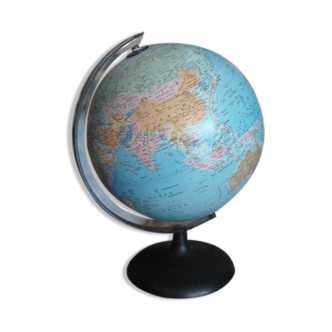 Vintage globe 1980