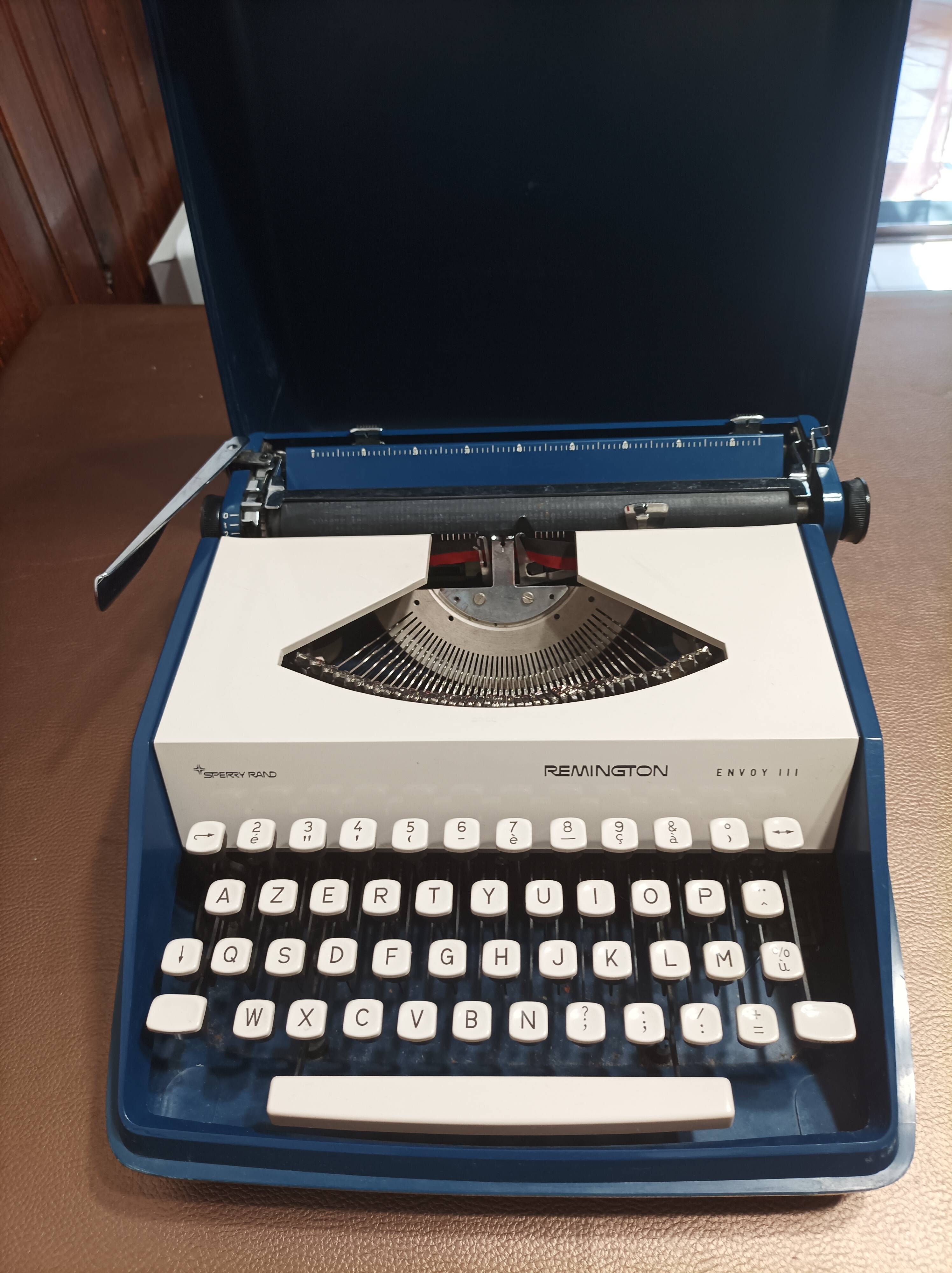 Machine à écrire Remington Sperry Rand Envoy III vintage