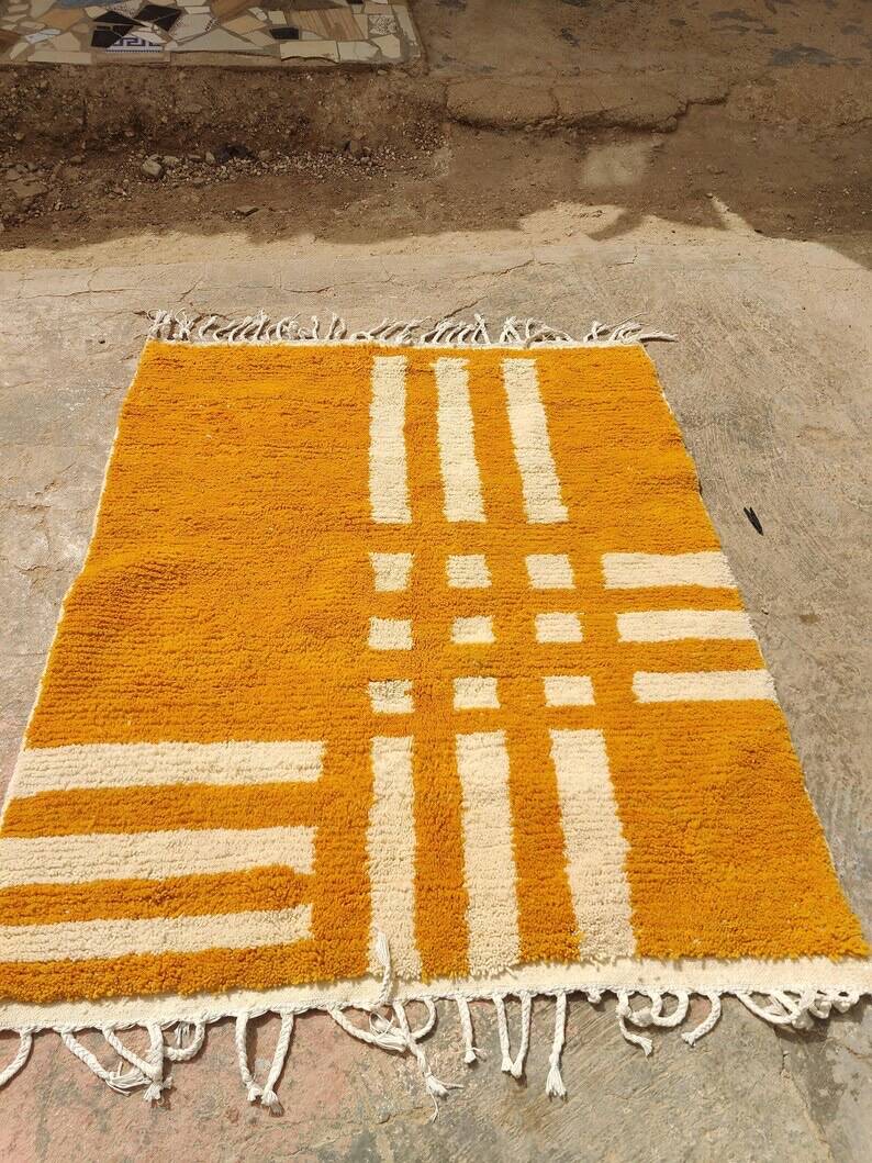 Handmade traditional pure wool Ourain carpet, size 150/250 cm.