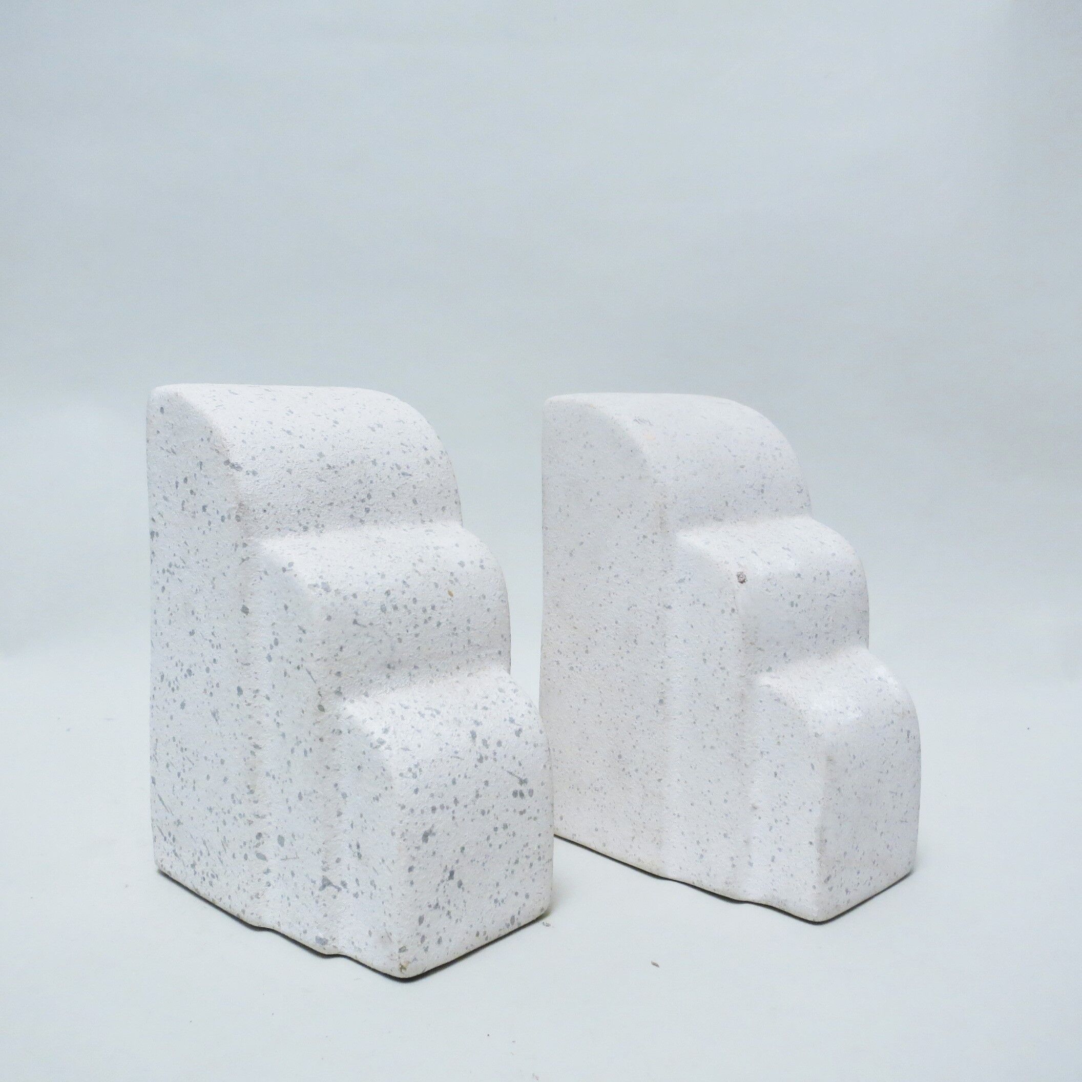 Pair of bookends in ceramics 80