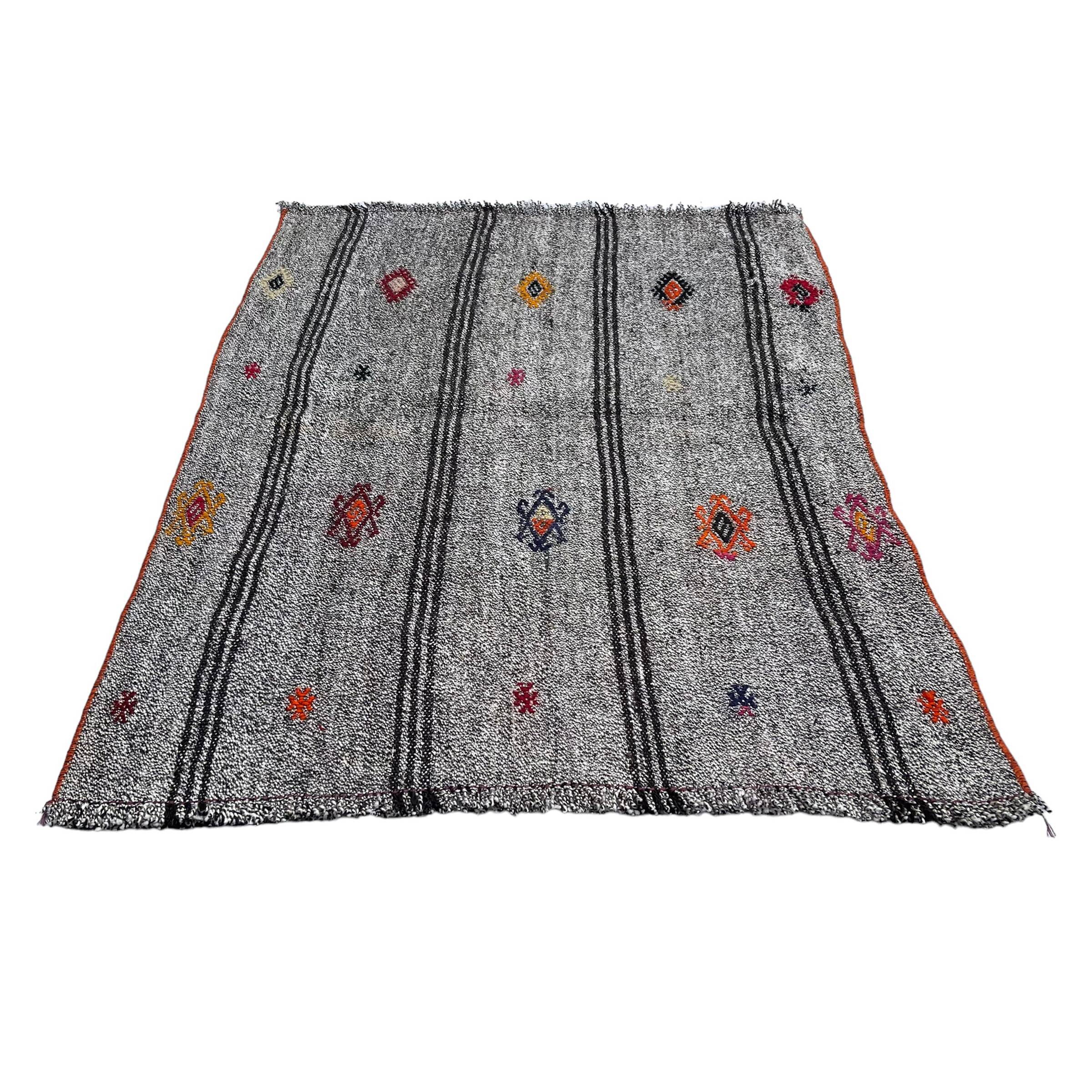 Vintage turkish kilim rug , 121x 86 cm