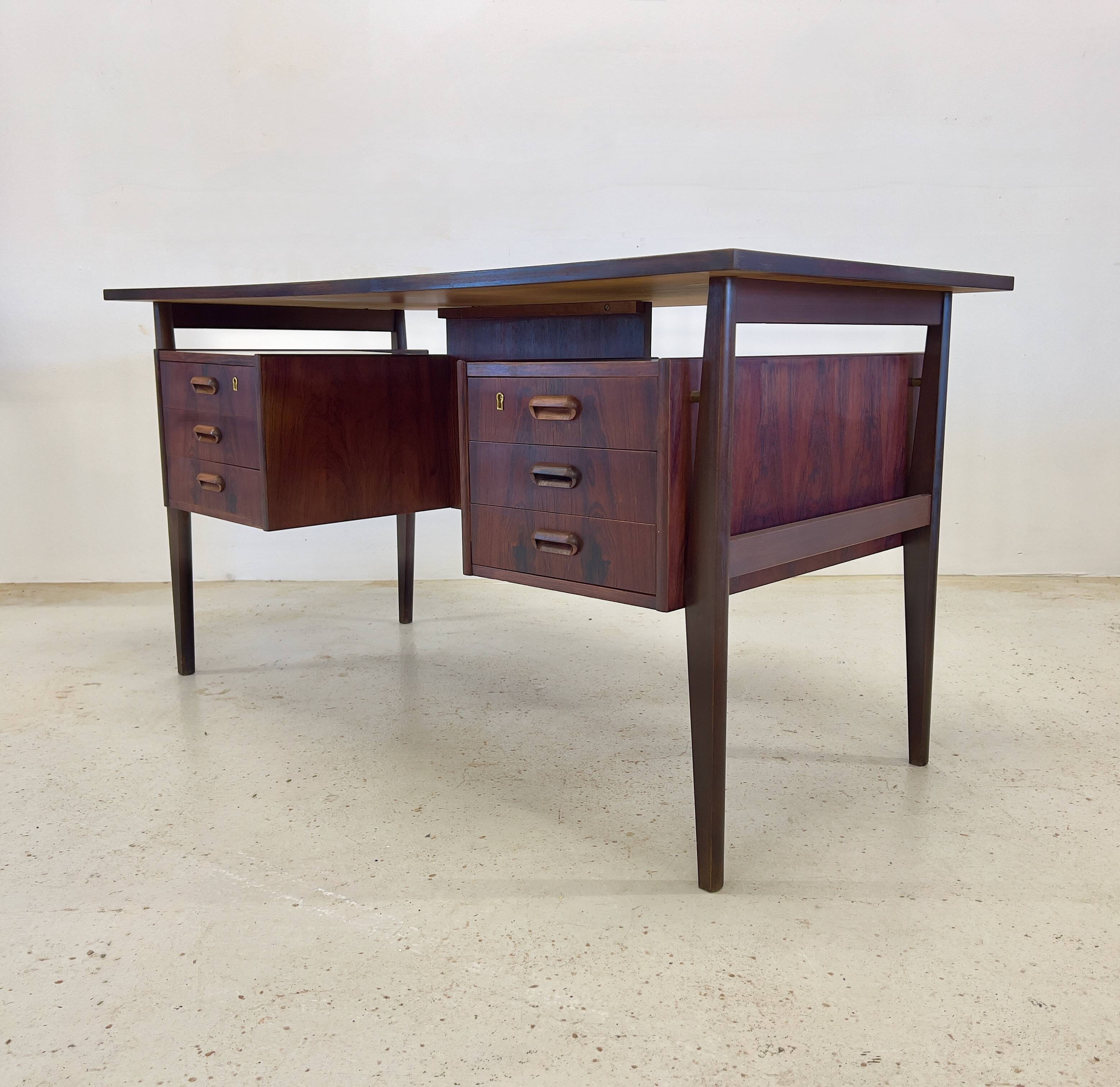 Bureau en palissandre par Gunnar Nielsen pour Tibergaard, années 1960.