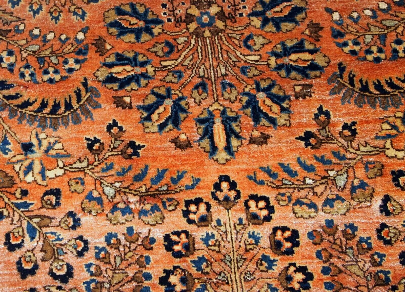 Handmade antique Persian Sarouk rug 4' x 6.4' (122cm x 195cm) 1920s