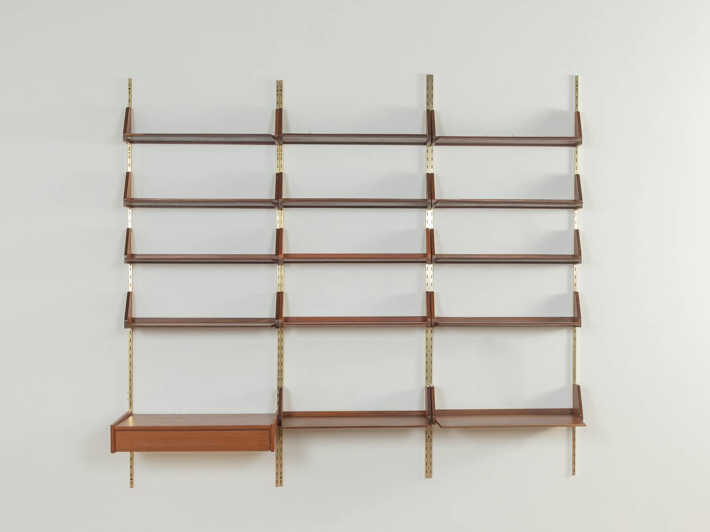 WKS-192 Wall shelf, WK Möbel