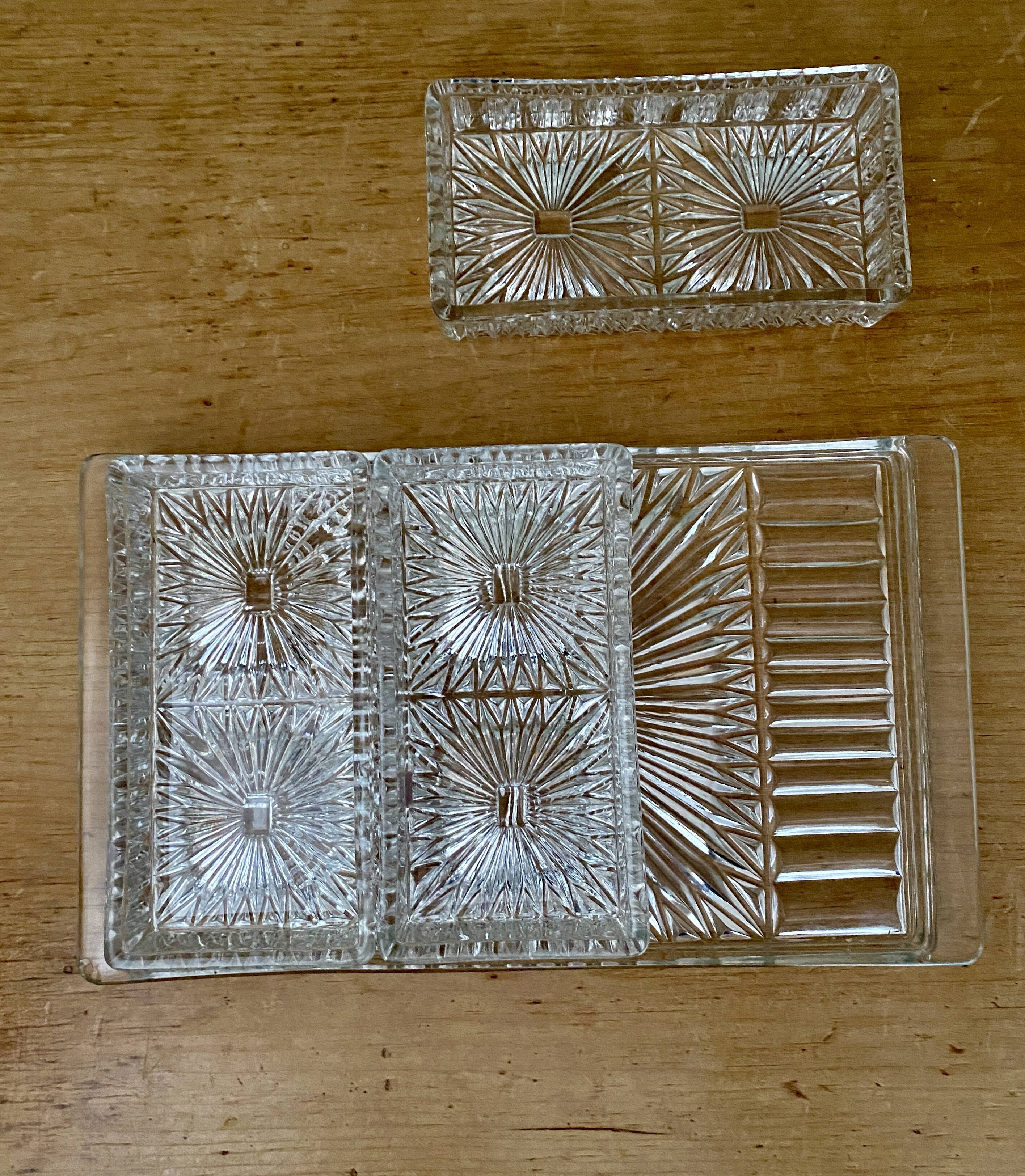 Tray and 3 vintage ramekins in worked glass