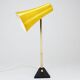 Lampe de bureau, de table ou d'appoint jaune J.T. Kalmar, laiton et fer, Vienne, Autriche, années 1950