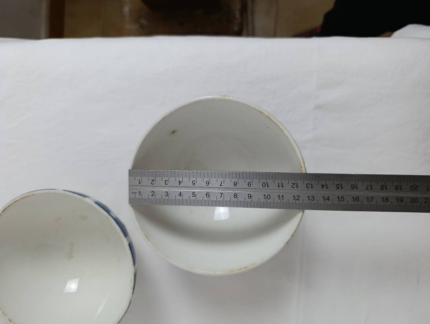 Facet bowl in the style of Moulin des Loups / St Amand