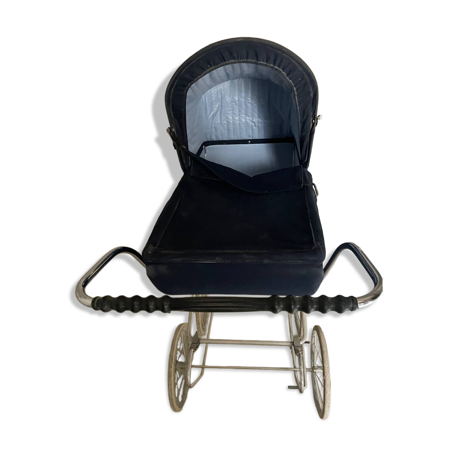 Vintage stroller/pram