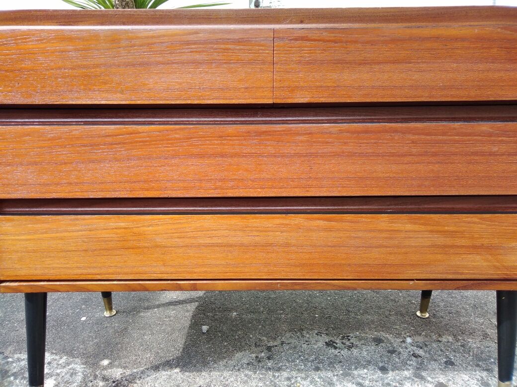 Commode en teck des années 1960