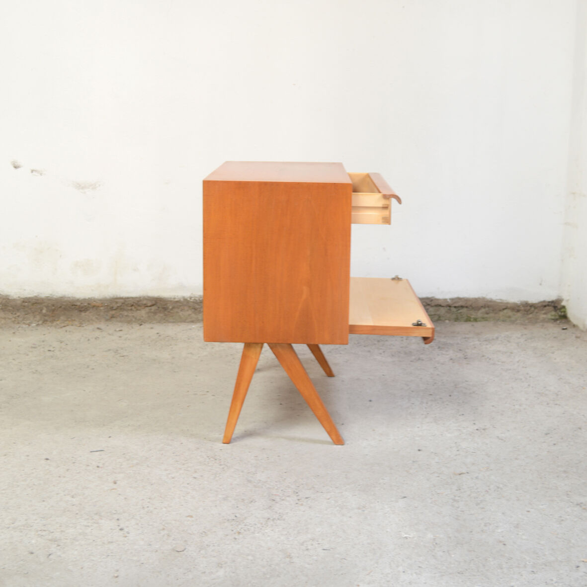 Furniture feet wooden compass