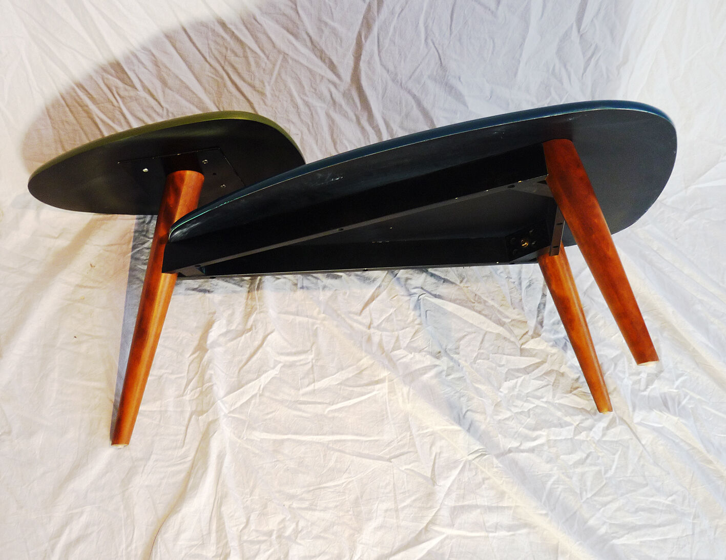 Coffee table with 2 levels