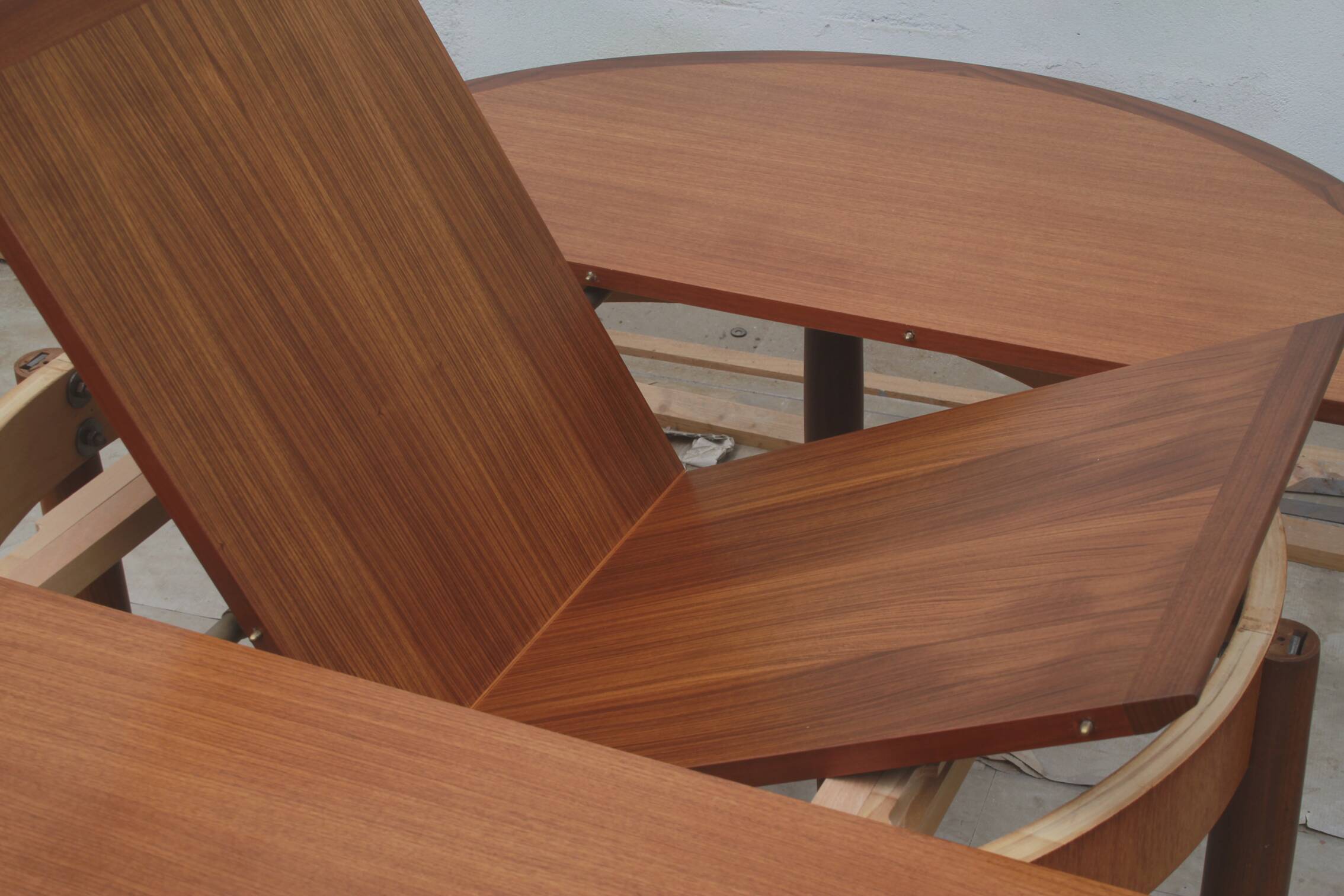 1960s round diningtable in teak from Lübke