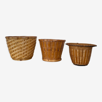 3 rattan planters