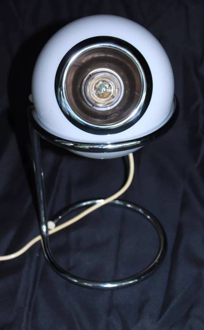 Vintage eye ball lamp in opaline, Italy, 1970.
