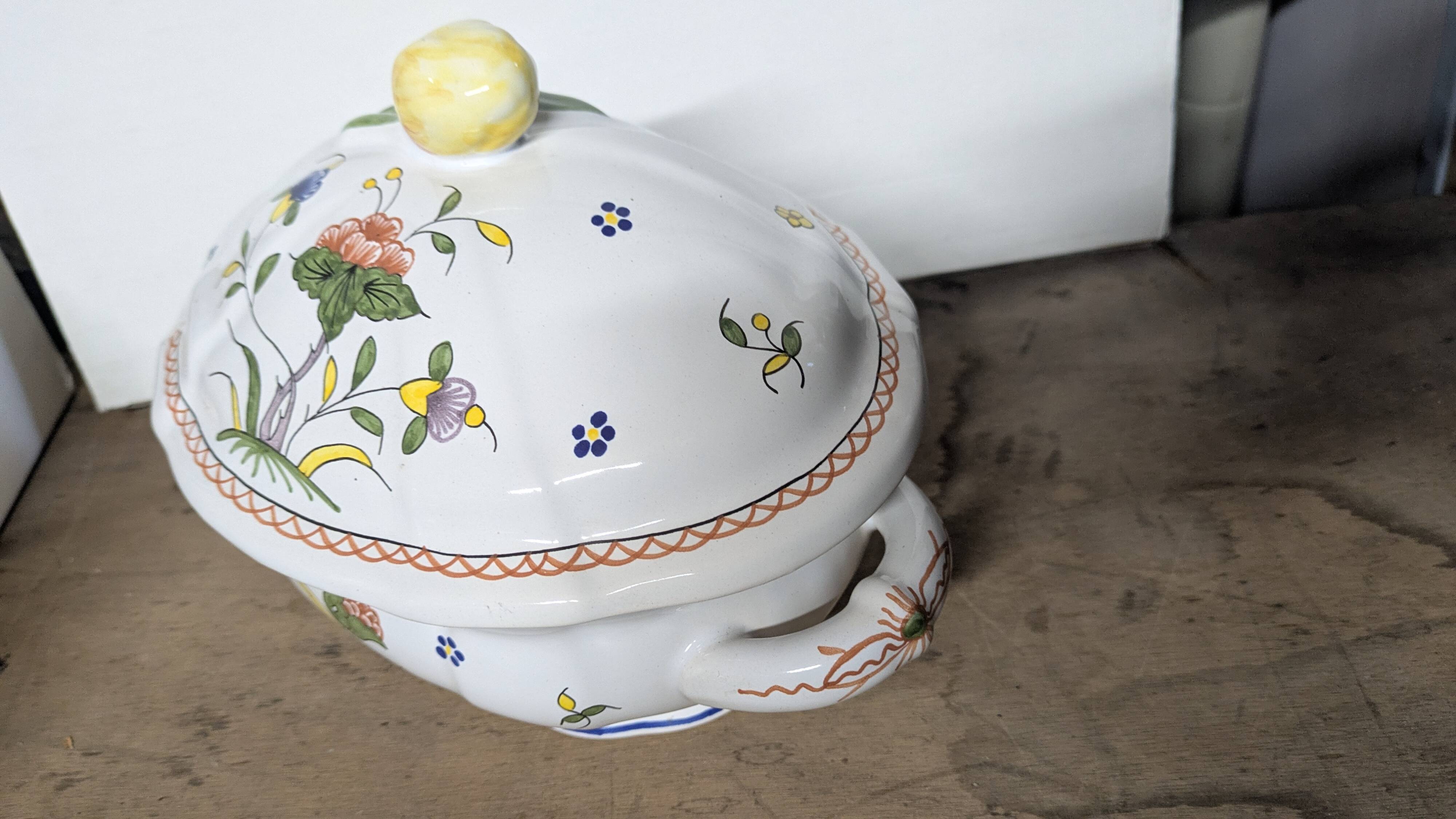 Martres-Tolosane soup tureen