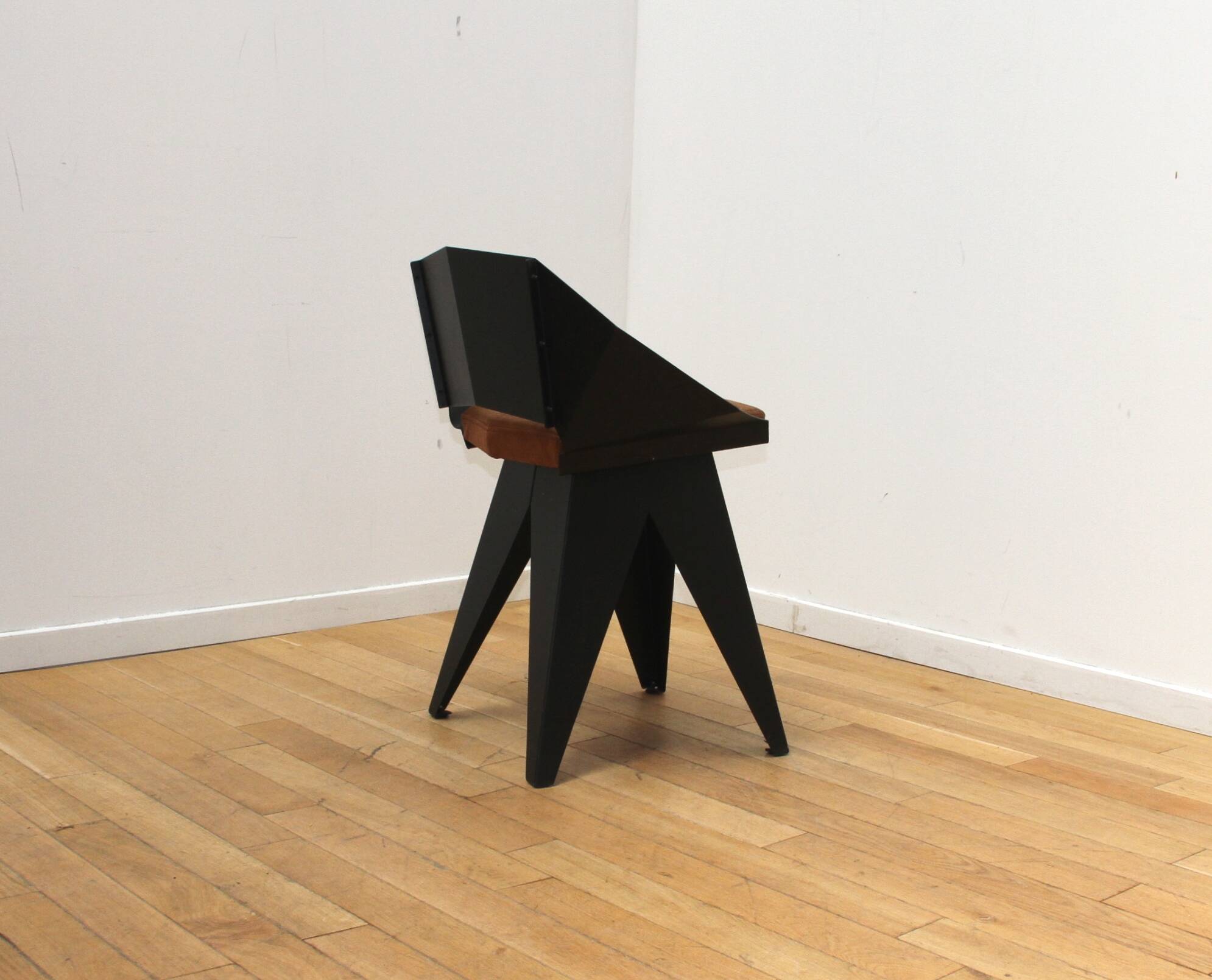 Set of 8 Knight Steel chairs, Gie El