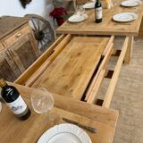 Extendable farmhouse table in solid oak