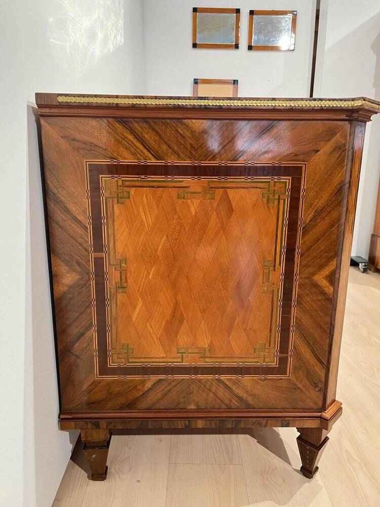 Austrian Louis XVI Commode in Walnut Veneer with Inlays and Gold Plate, 1790s