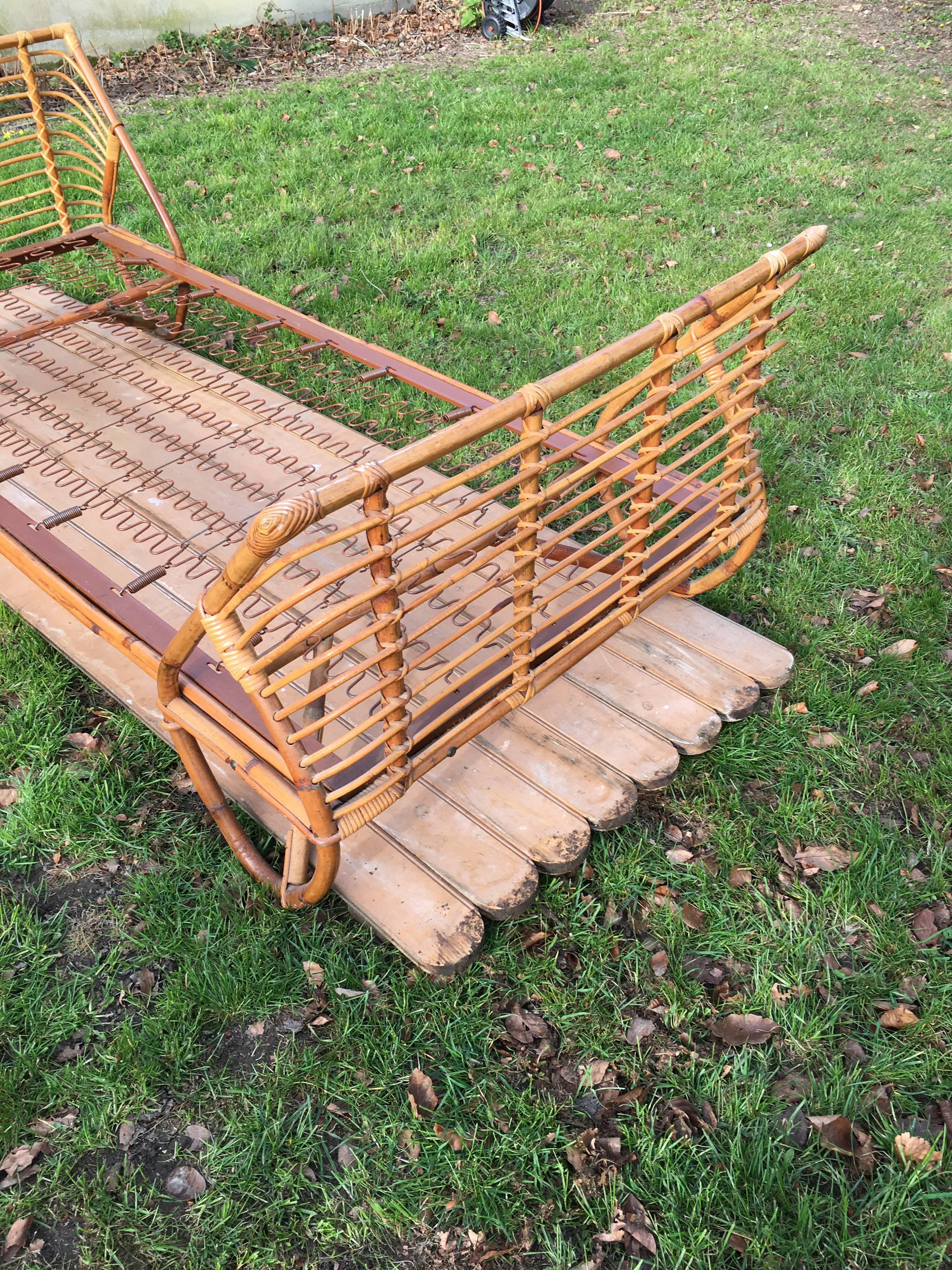 Rattan basket bed