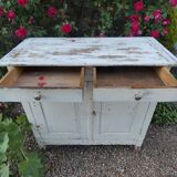 Ancien buffet en bois patiné