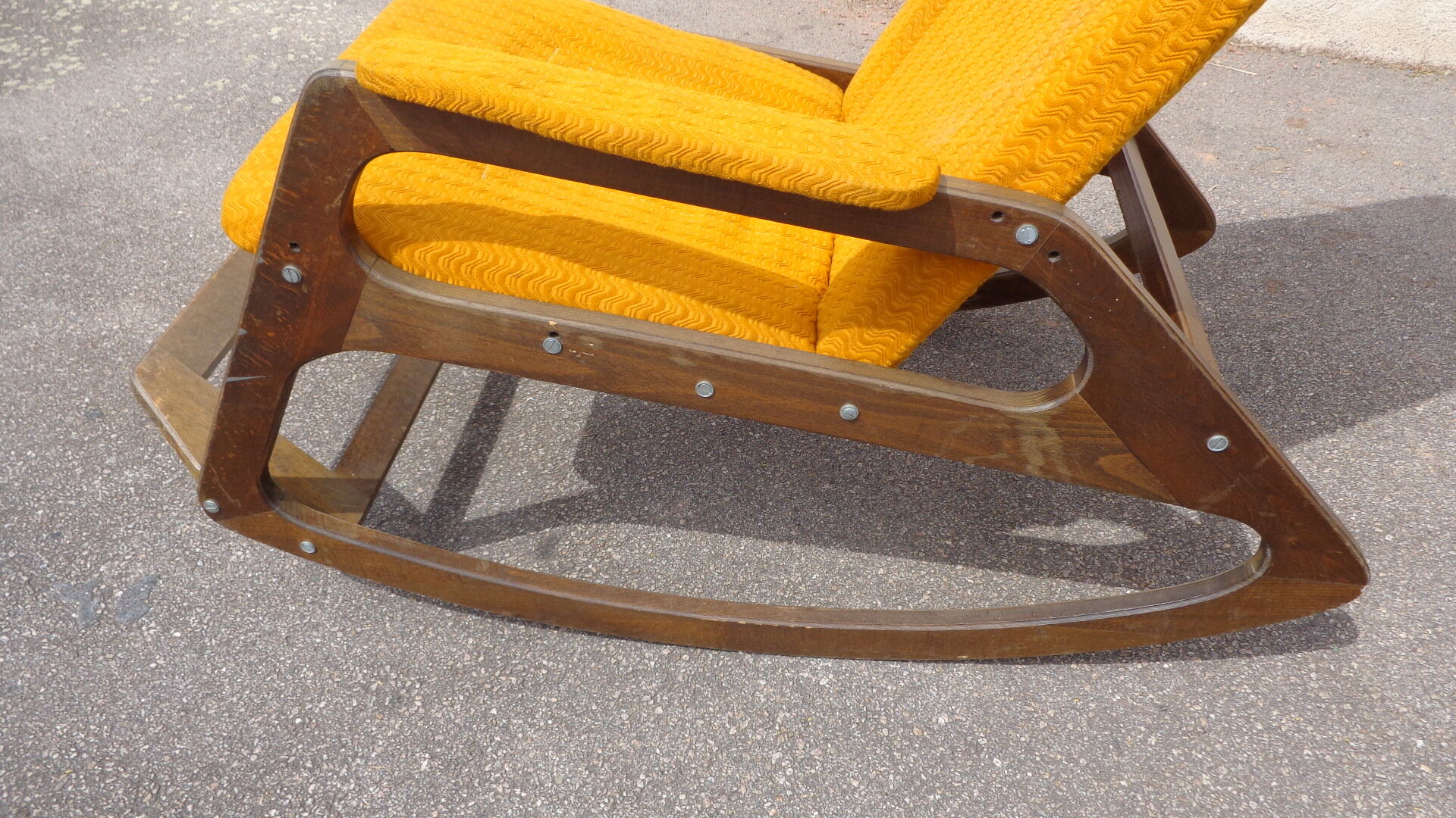 Rocking chair Krasna Jizba par Uluv 1960