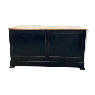 Former store counter