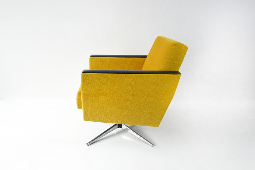 1 Of 2 Vintage Mid Century Retro Swivel Lounge Armchairs 60'S