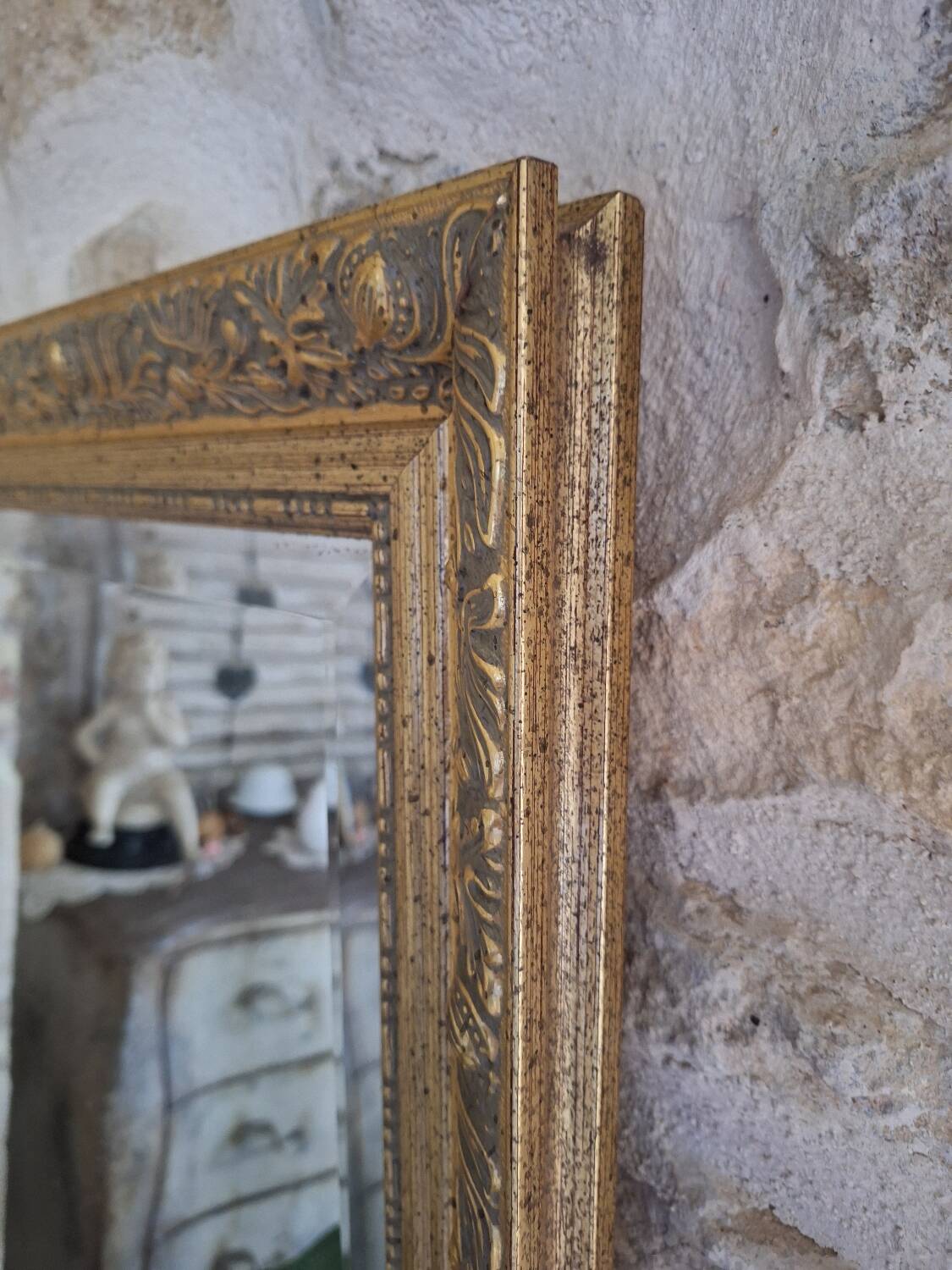 Rectangular gold mirror