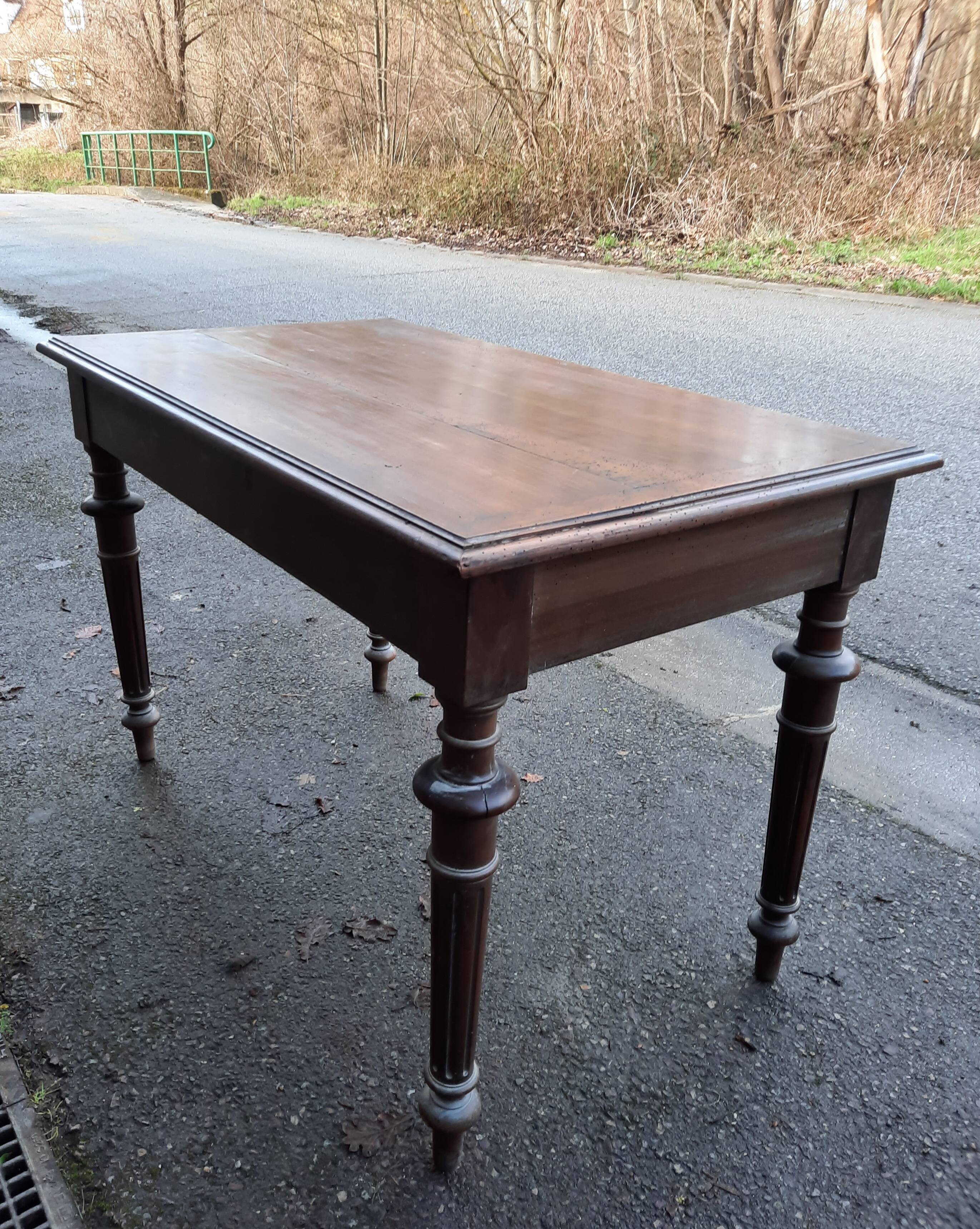 Solid walnut flat desk
