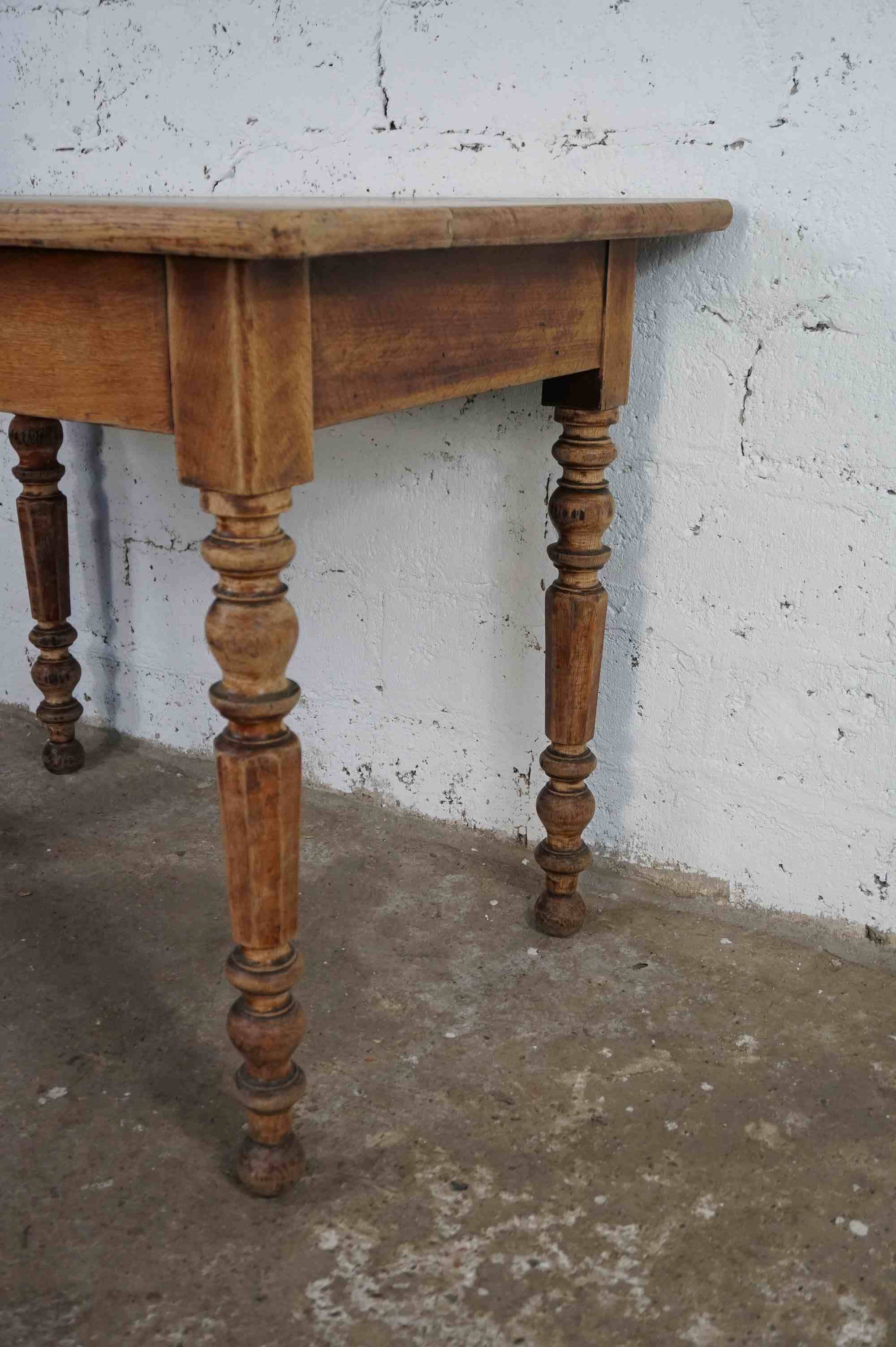 Table bistrot ou bureau vintage en chêne massif