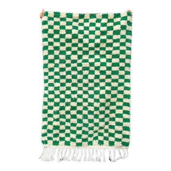 Tapis marocain berbère à damiers vert sapin et blanc cassé