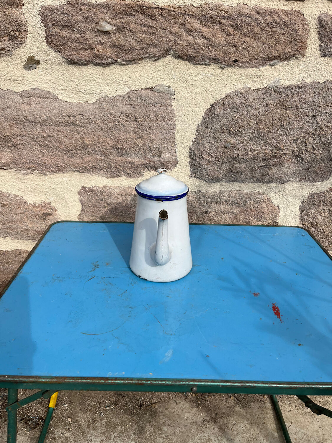 Enamelled coffee maker