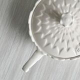 Small sugar bowl or condiment box, white porcelain Boch