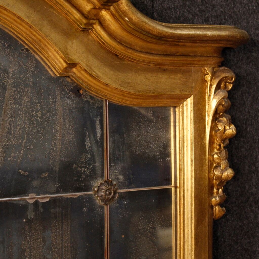 Italian gilded mirror made of wood and plaster 119x117cm