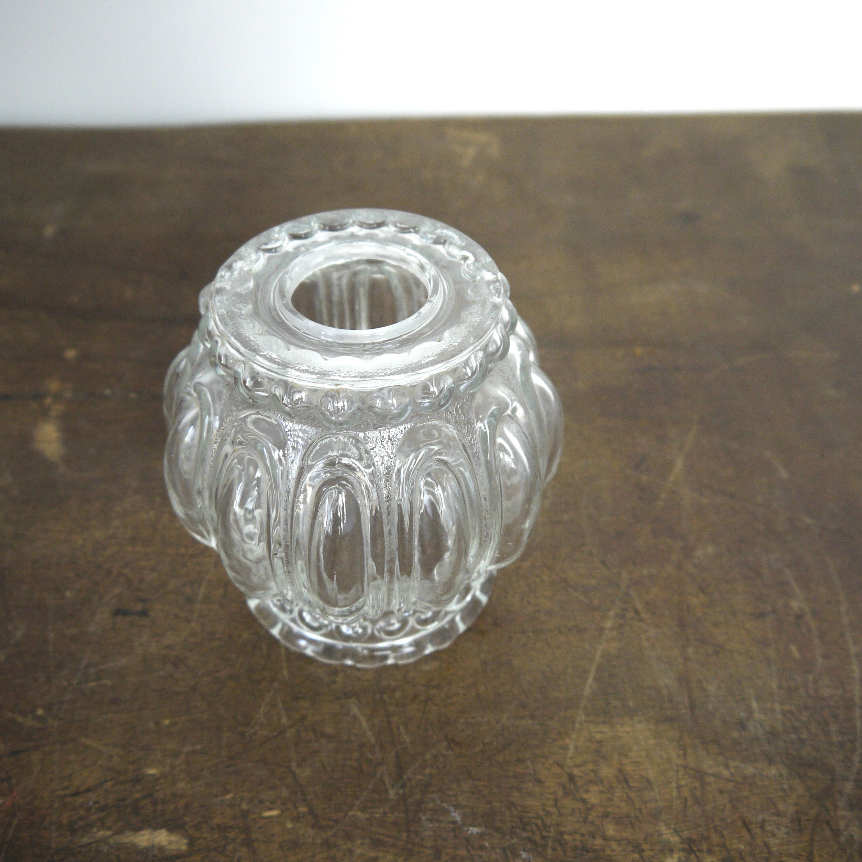Abat-jour en verre moulé