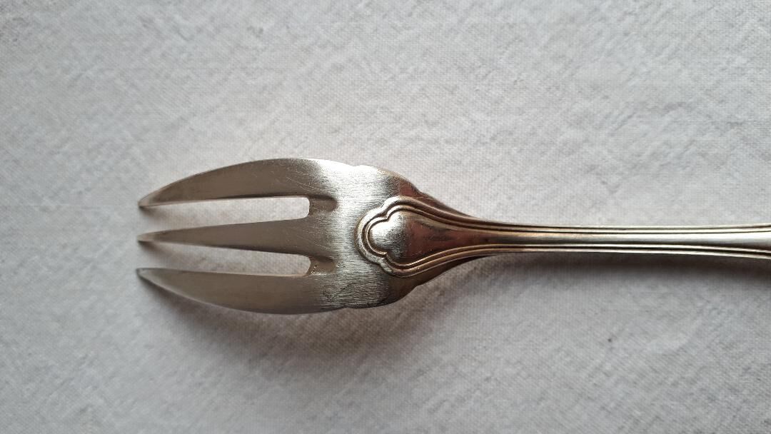 6 silver metal fish cutlery
