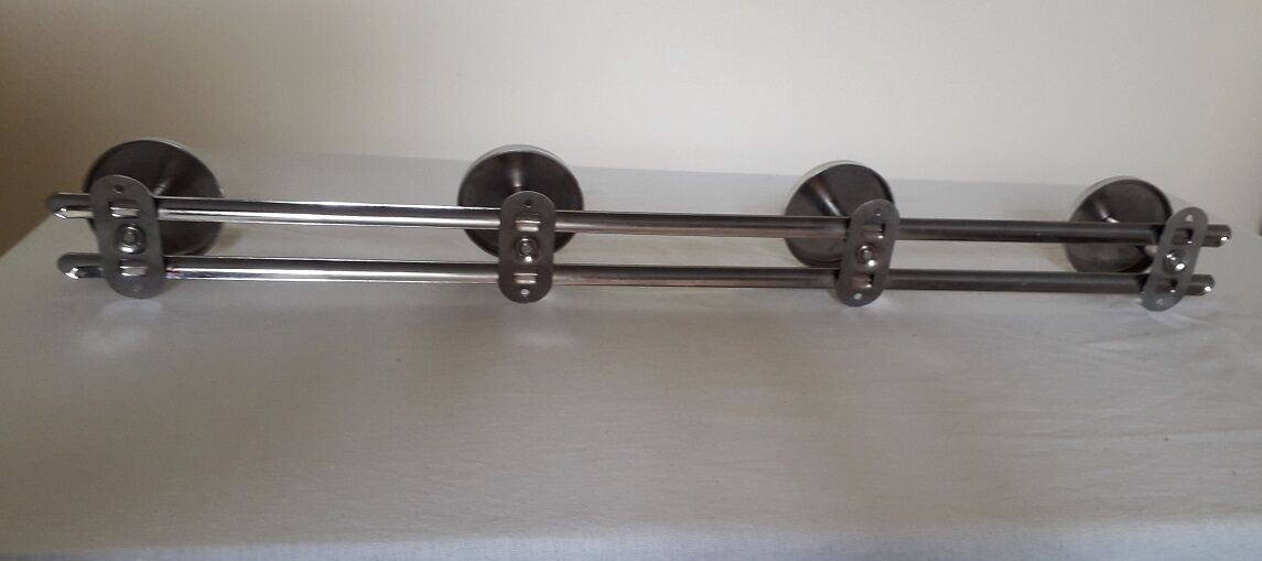 Coat rack with 4 hooks in chromed metal