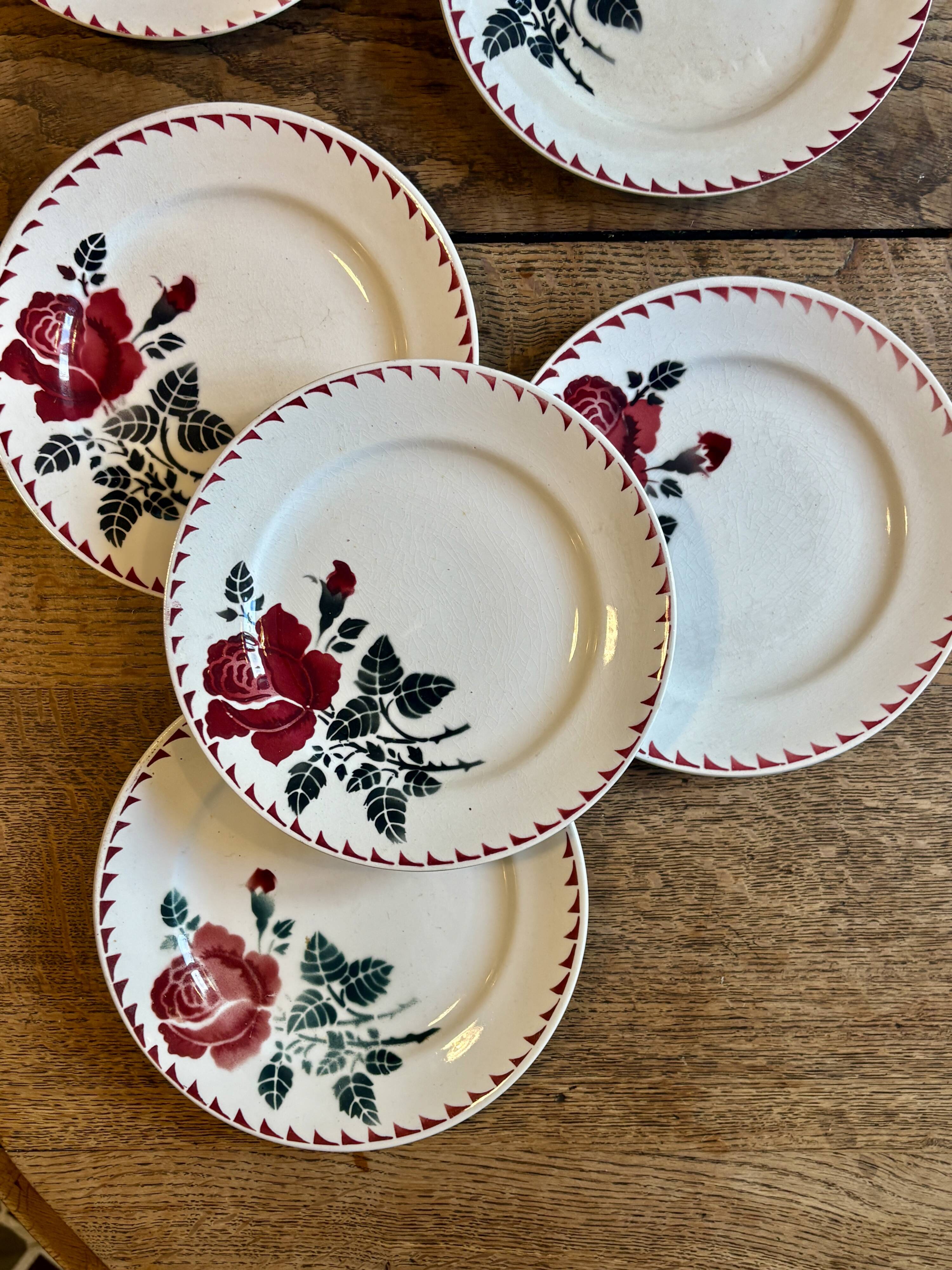 set of 8 vintage dessert plates L'amandinoise