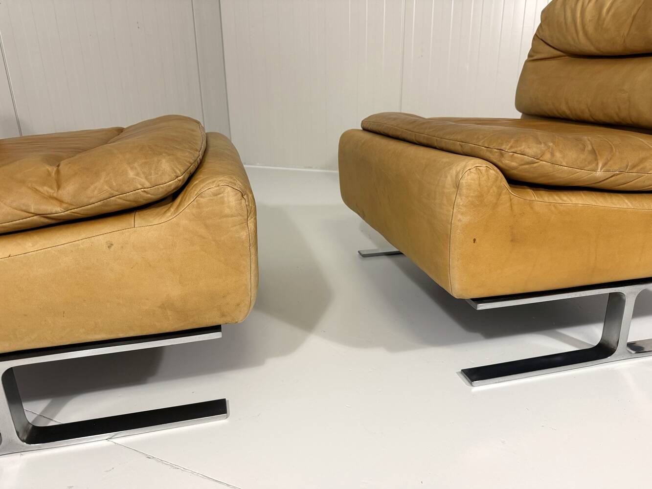 Special lounge chairs chrome & leather 1960’s