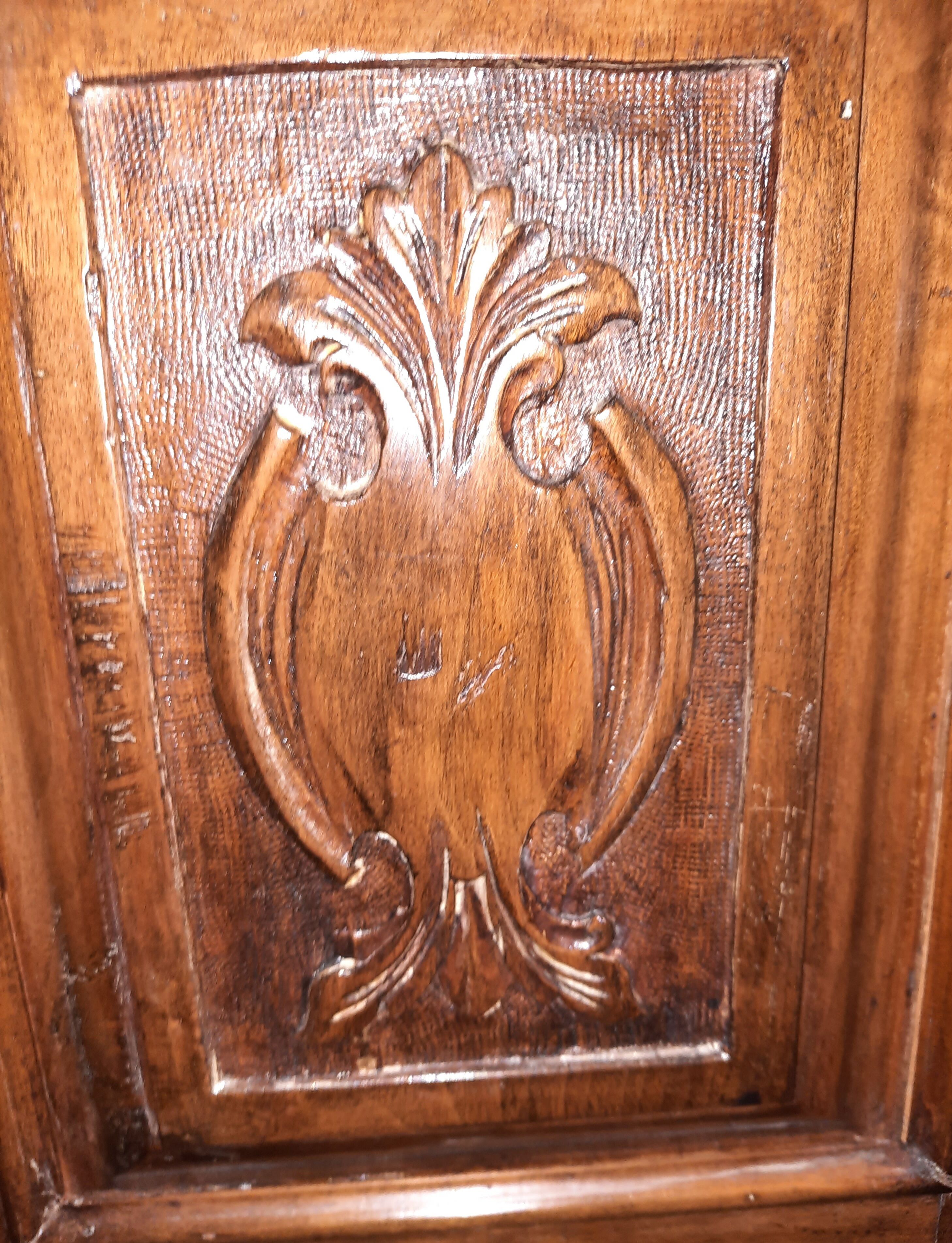 2 meubles à charbon formant chevet