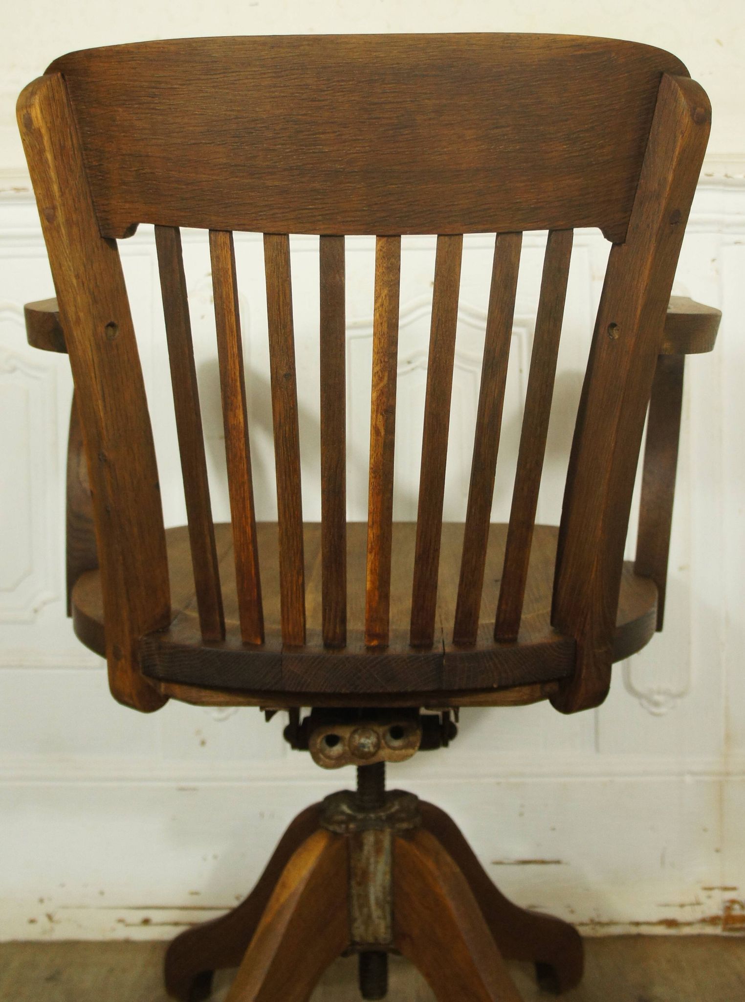 American solid oak armchair, swivel 360 °, tilting & adjustable in height. c. 1920