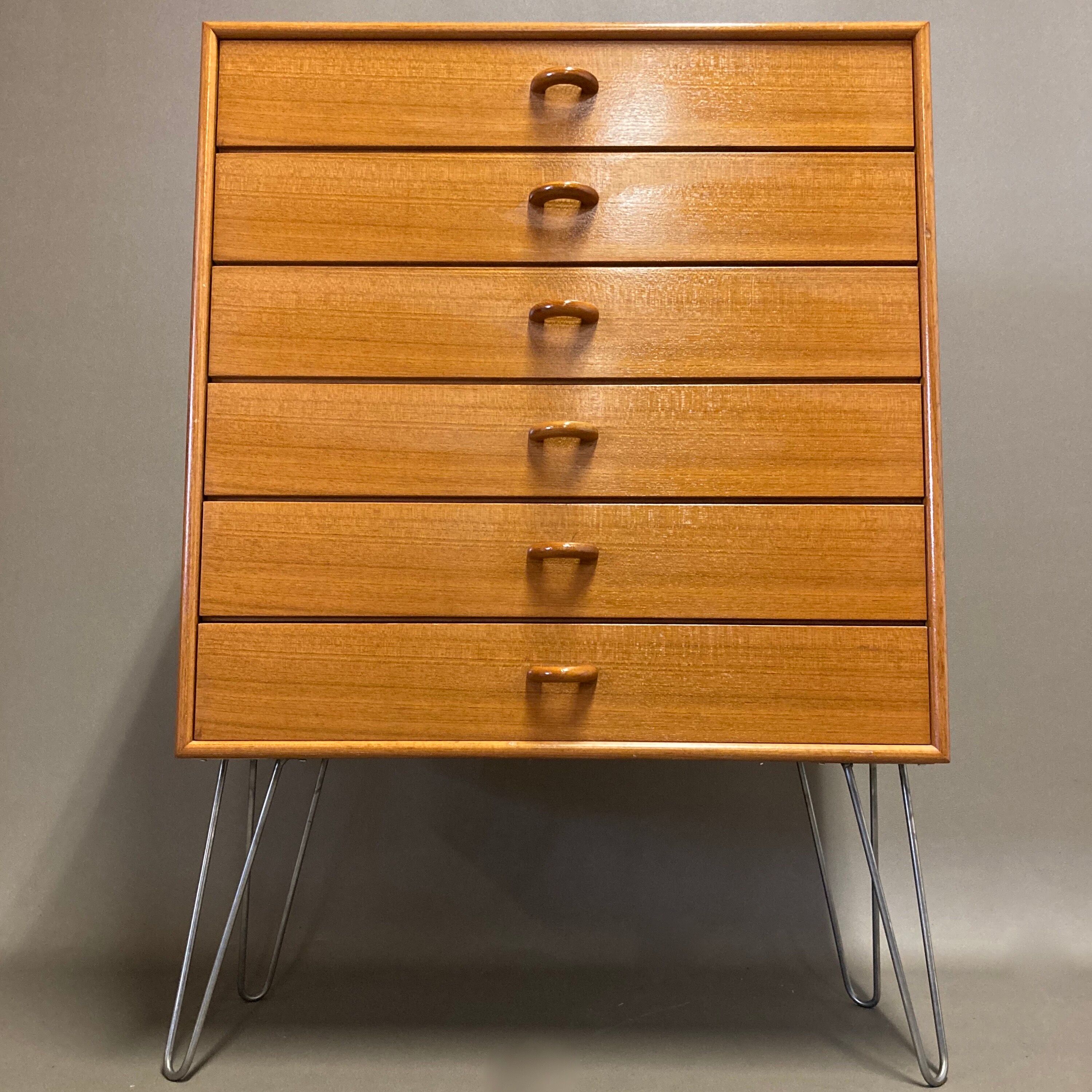 Duo de commodes design scandinave 1950.