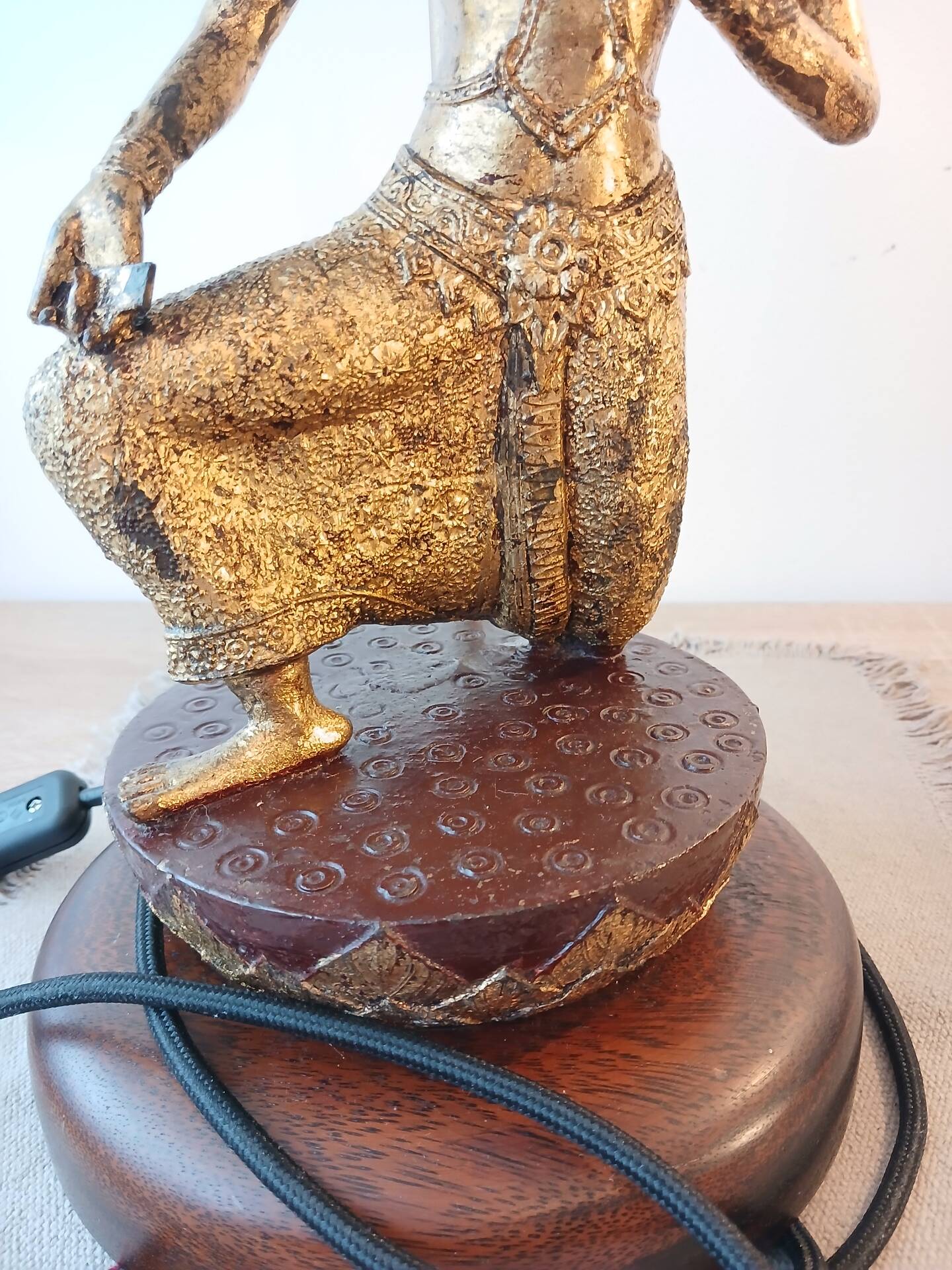 Unique and monumental Siamese bronze lamp from the 19th century, Thailand, 76 stamped.